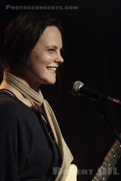 SCOUT NIBLETT - 2008-05-24 - PARIS - La Maroquinerie - Emma Louise Niblett